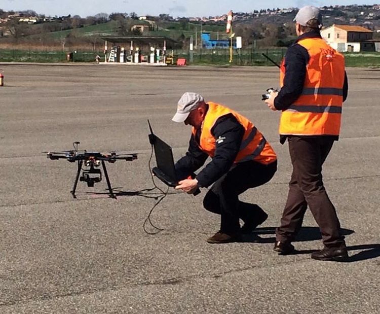 ancient_aquinum's tweet photo. @flytop_ on #instagram #Flytop #terni #workshop #volo#flynovex #rilievo #survey #topografi… https://t.co/7sVNXDVw2f https://t.co/PN6KISFM2S