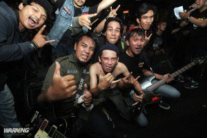 [News] Dead Vertical Sukses Menggelar Pesta Rilis Album ‘Angkasa Misteri’ warningmagz.com/2016/03/05/dea… <a href="/DEADVERTICAL/">DEAD VERTICAL</a>