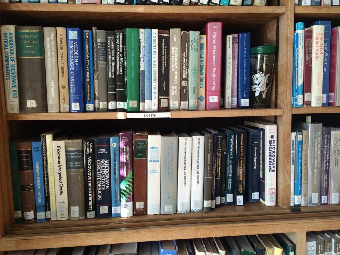 UOBcanoe's tweet image. @PyranhaKayaks The angry fish values education above all #hittingthebooks #fishwhereuat #physicslibrary @NSRInfo