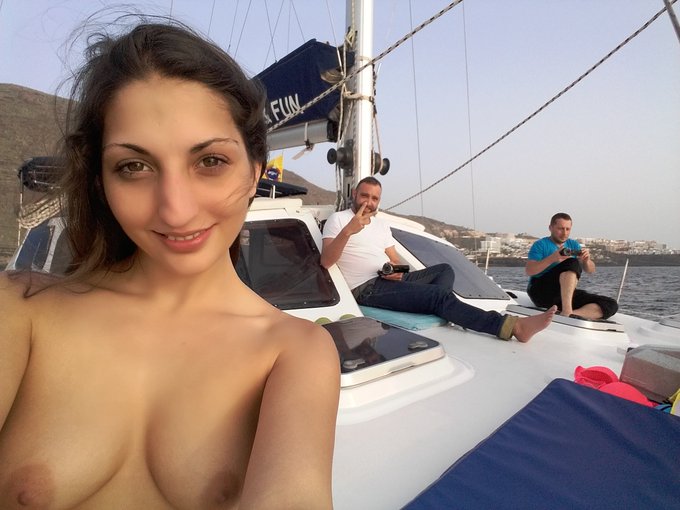 Creando recuerdos junto a @Julia_de_Lucia y @PABLOFERRARIX en tenerife #nomakeupselfies https://t.co<a class="tags" target="_blank" title="On Twitter" href="/?out=eyJ0eXAiOiJKV1QiLCJhbGciOiJIUzUxMiJ9.eyJpYXQiOjE3MjA5NjU2MjQsImlzcyI6InR3cG9ybnN0YXJzLmNvbSIsIm5iZiI6MTcyMDk2NTYyNCwiZXhwIjoxNzUyNTAxNjI0LCJyZWRpcmVjdF91cmwiOiJodHRwczovL3R3aXR0ZXIuY29tL0p1bGlhX2RlX0x1Y2lhIn0.xpOpqdR3pehci88a8ugAW4rwE3WnhatlLhkyUlvDEqCr99-gT_ETPs58Ab21mmDXHyp37lD-W_gnFzj9Ajrgtw">@Julia_de_Lucia</a><a class="tags" href="/tag/pabloferrarix">@pabloferrarix</a><a href="/tag/nomakeupselfies"class="tags"><span>#nomakeupselfies</span></a>