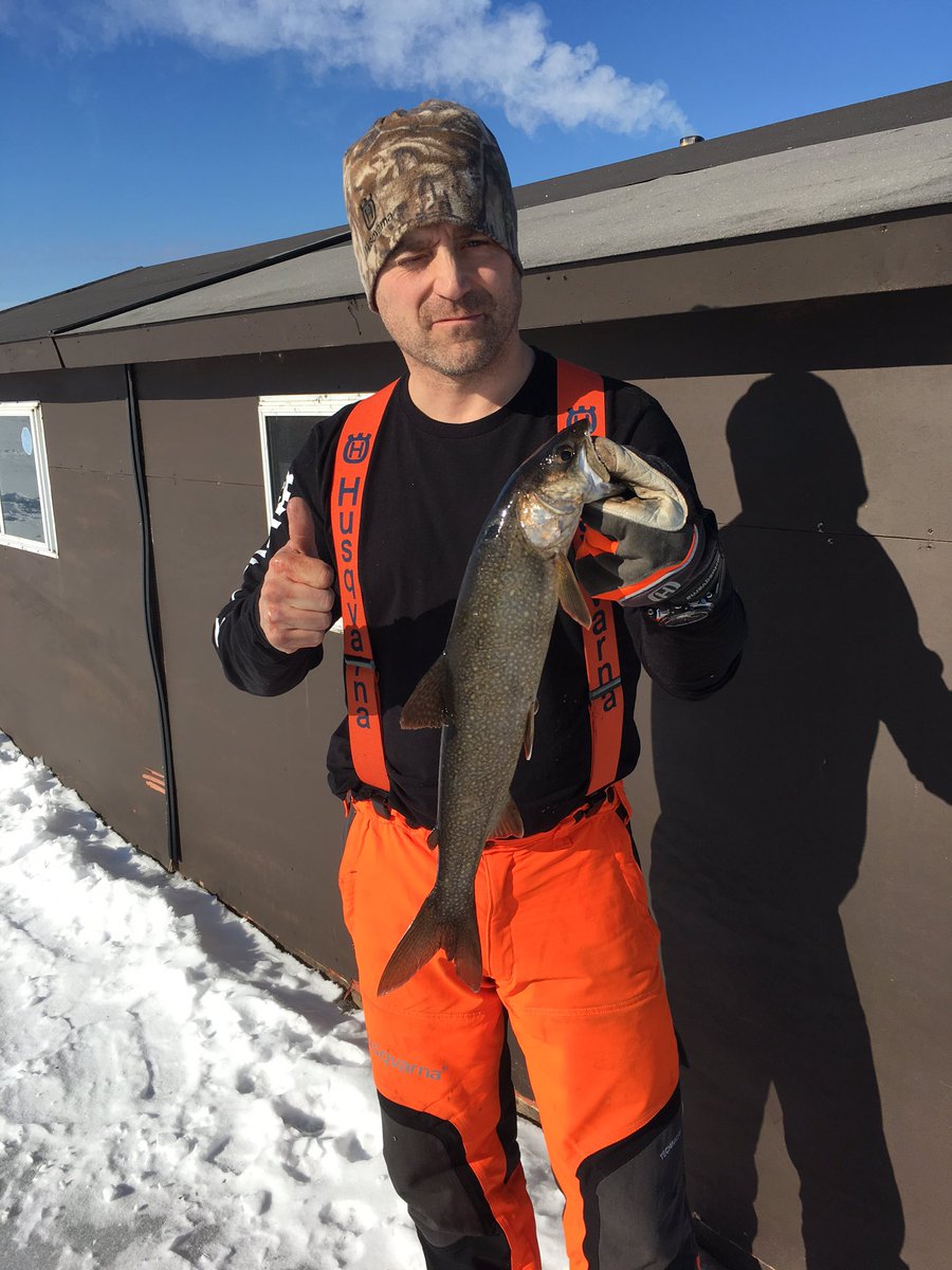 talltighe's tweet image. Epic day on the Ice yesterday with @DaDuteTweet . 15 lakers total and missed a few more. #Paudash #Achorageresort