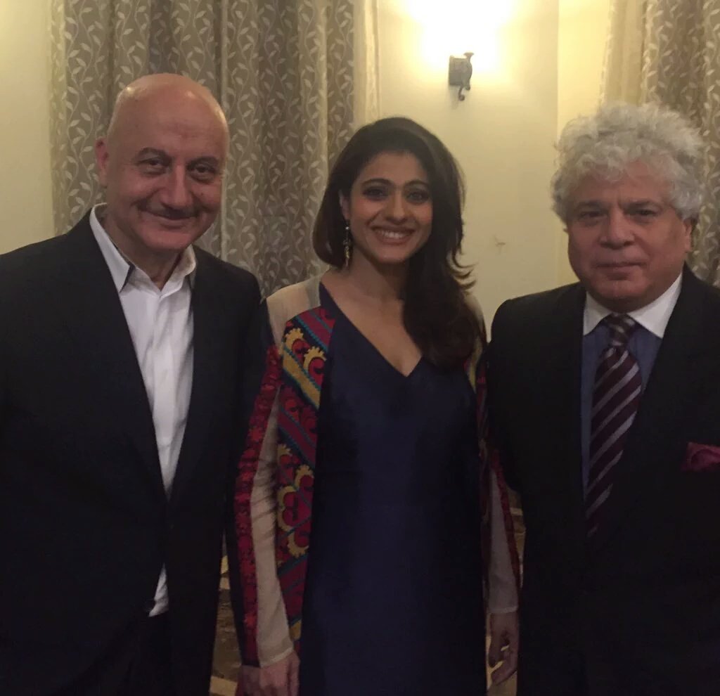 KajolFCI's tweet photo. Kajol and Anupham Kher in #TheTelegraphNationalDebate2016 at Kolkata.:) 😗😙😘😚😋

Hopefully we will get more pic 😆😆😆 https://t.co/6jwURyR8y3