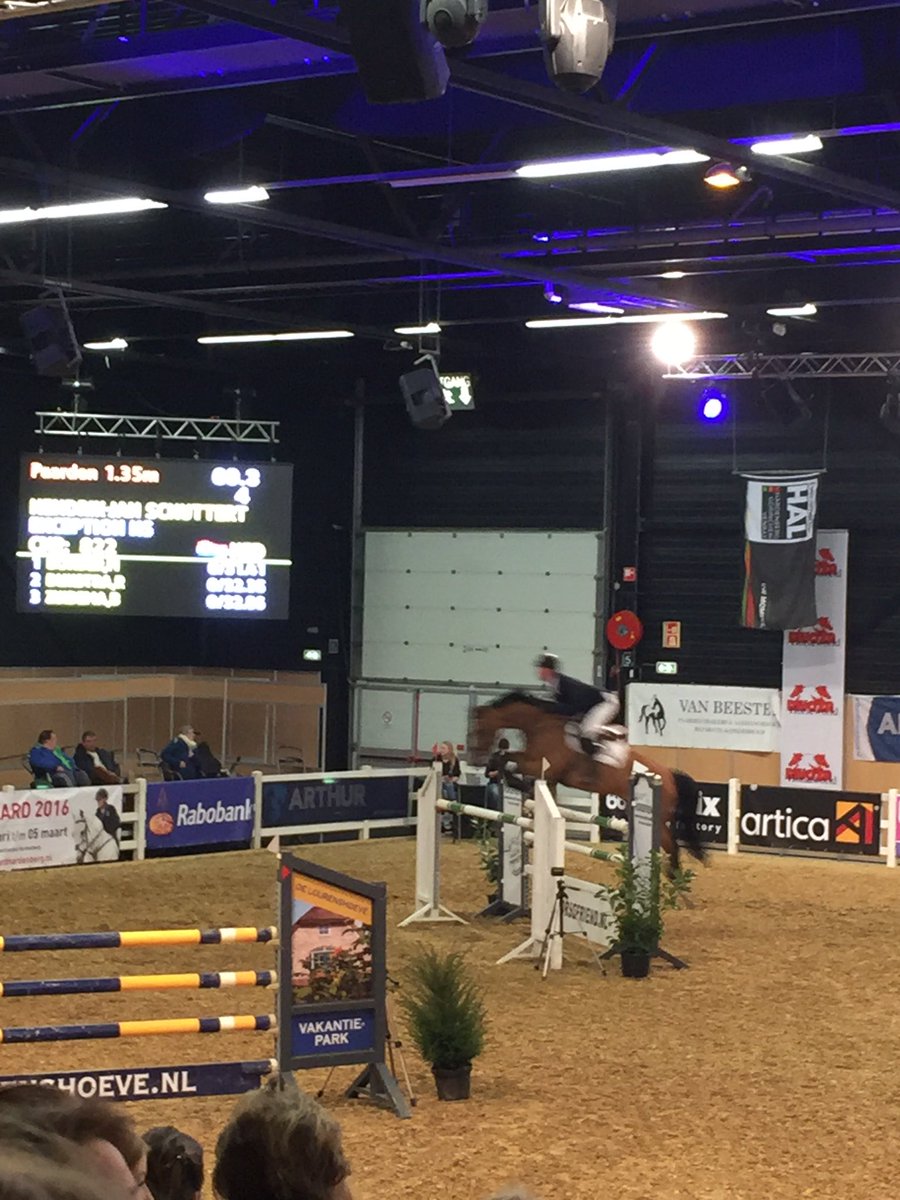 Lekker middagje springen kijken!