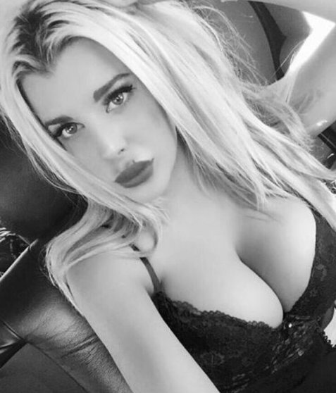 ReshkMusic_'s tweet image. ENCUESTA, ¿QUIÉN SE PIRA EL JUEVES DE LA CASA? #GHVIPDirecto #GHVIP4 #GHVIP24HORAS 
🔁CHARLOTTE
💜CARLOS LOZANO