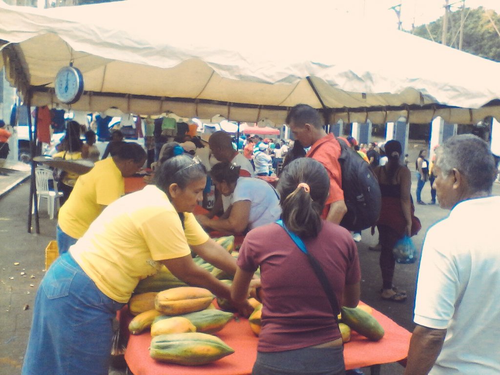 l_erodriguez's tweet photo. #A3AñosDeTuSiembraComandante El Poder Popular en #Bolívar muestra tu legado organizativo y productivo!  @Org_Comunal https://t.co/BIwlSLKBSP