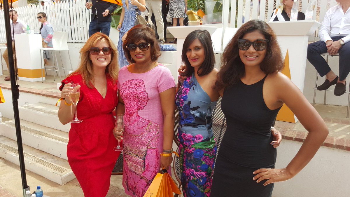 DoreFashion's tweet image. D'ORE power team enjoying themselves @valdevieestate #VCMastersPolo #StyledbyDore #ClicquotintheSun