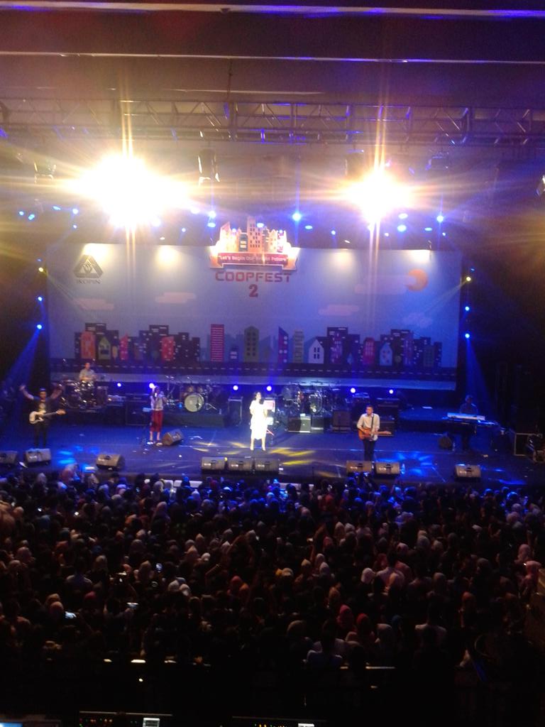 Could it be love <a href="/raisa6690/">Raisa Andriana</a> ? Maybe hihi #coopfest2 #COOPEOPLE