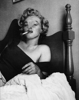 befuddle_series's tweet photo. Mornings with Marilyn. #breakfastinbed #smokeshow #marilynmonroe #ladiesandcigarettes #befuddleseries https://t.co/EpfXqSaqwr