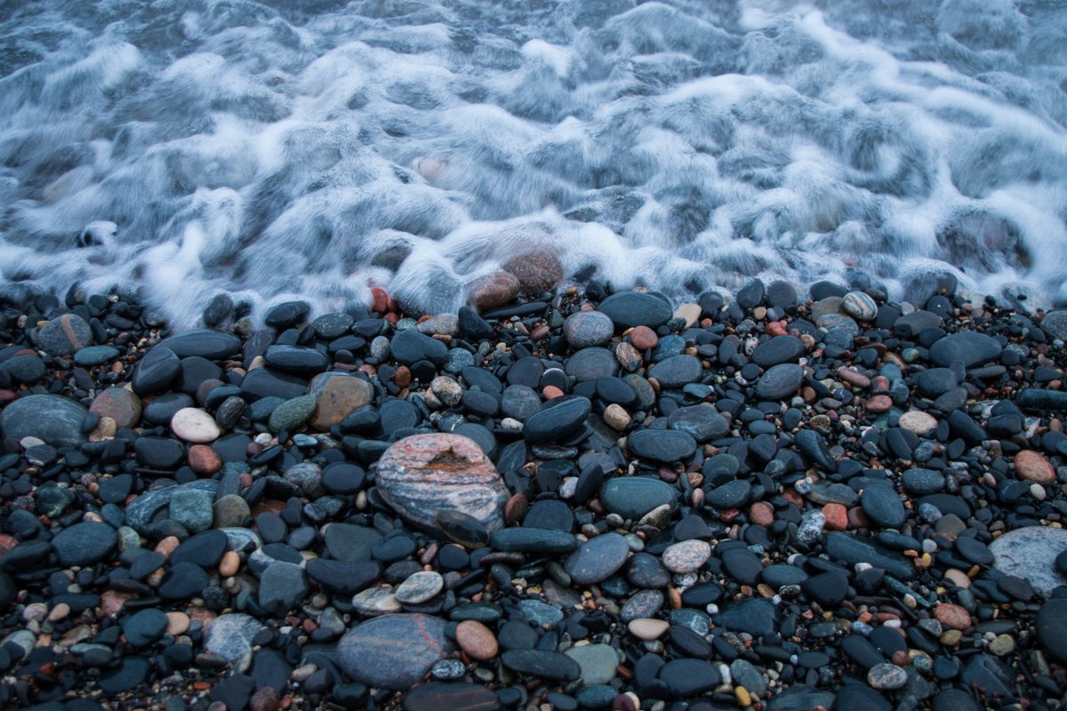 Beebewitz's tweet image. the tinkling sound
of waves on a pebbled beach
     for millennia
fineartamerica.com/featured/stone…
