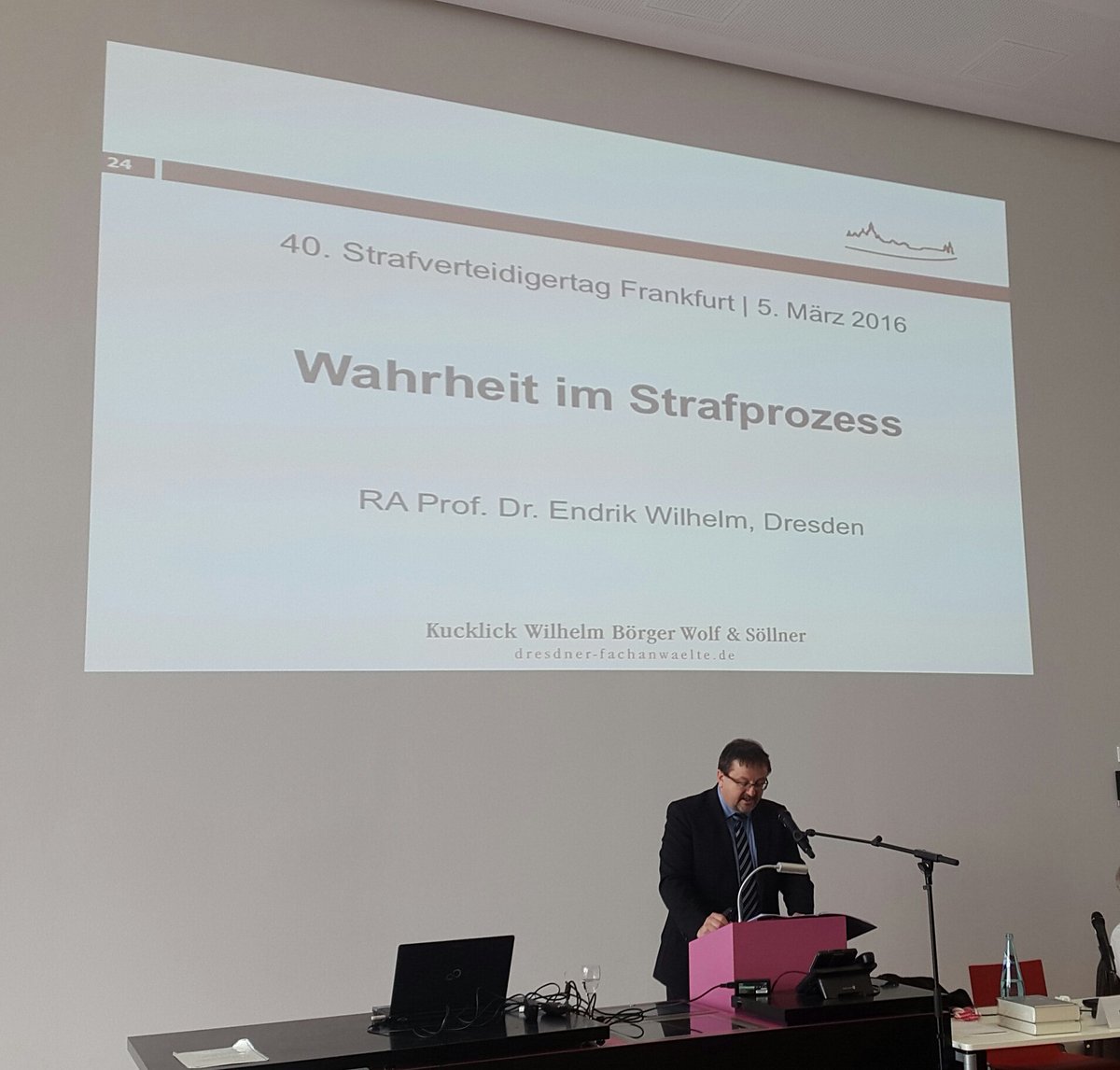 Die Wahrheit im Strafprozess - Vortrag mit erheiternden Stilblüten, einem Holländer-Witz und Kuharsch-Gerüchen 😂👍