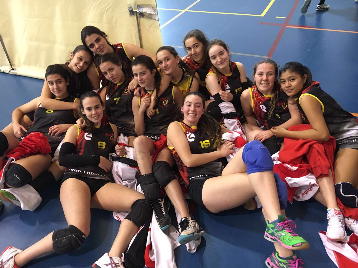 voleysanse's tweet photo. Siguen las buenas noticias! #cadAcvs de @FiaMolin gana 3-1 a domicilio! #Enormes https://t.co/TKdhNqUT5G