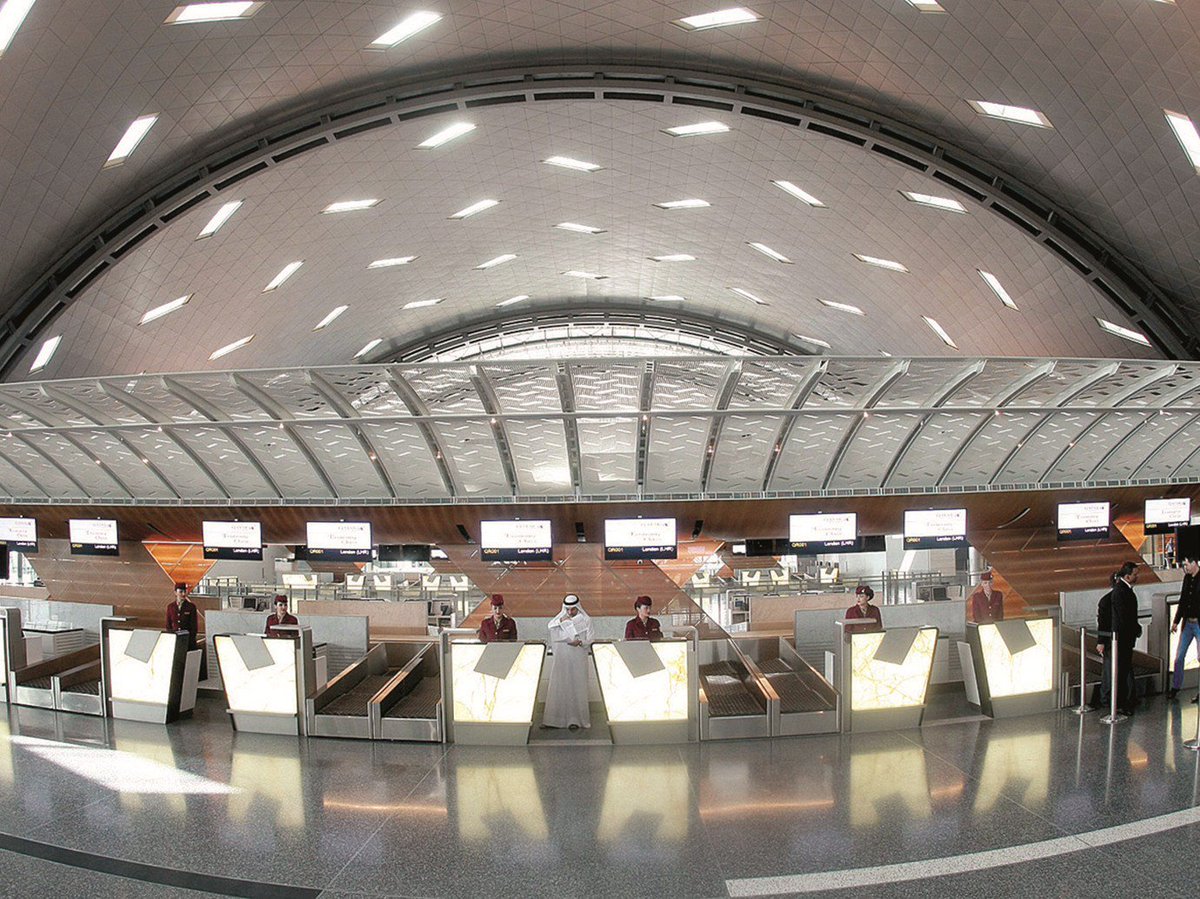 مطار حمد الدولي يطلق تطبيق تقنية «أي بيكون» للهاتف الجوال CcypUv2W8AAIZxr