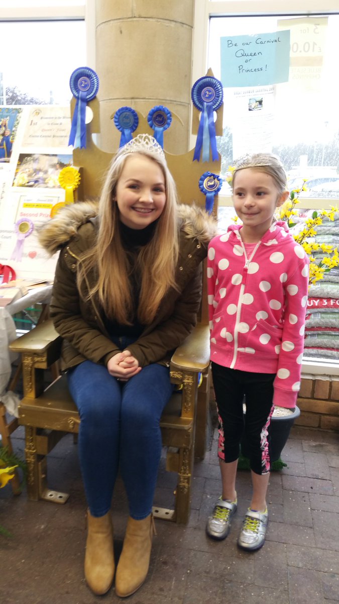 Carnival_Queen's tweet photo. One of the sweet young girls who came &amp; saw me @TescoGDunmow this morning. Thnx @Tesco for having me &amp; my throne 😊 https://t.co/NytUkCbH7t