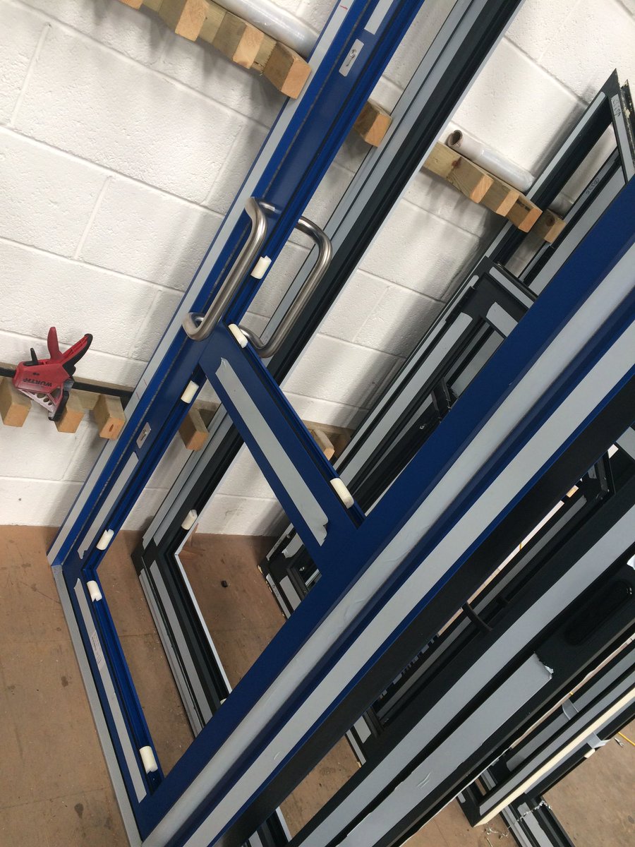 TheWindowOutlet's tweet photo. Out of the factory today...Royal Blue commercial doors and 3.6mx7.2m @AluK_GB #sl52 curtain walling https://t.co/wYIfUwMg4K