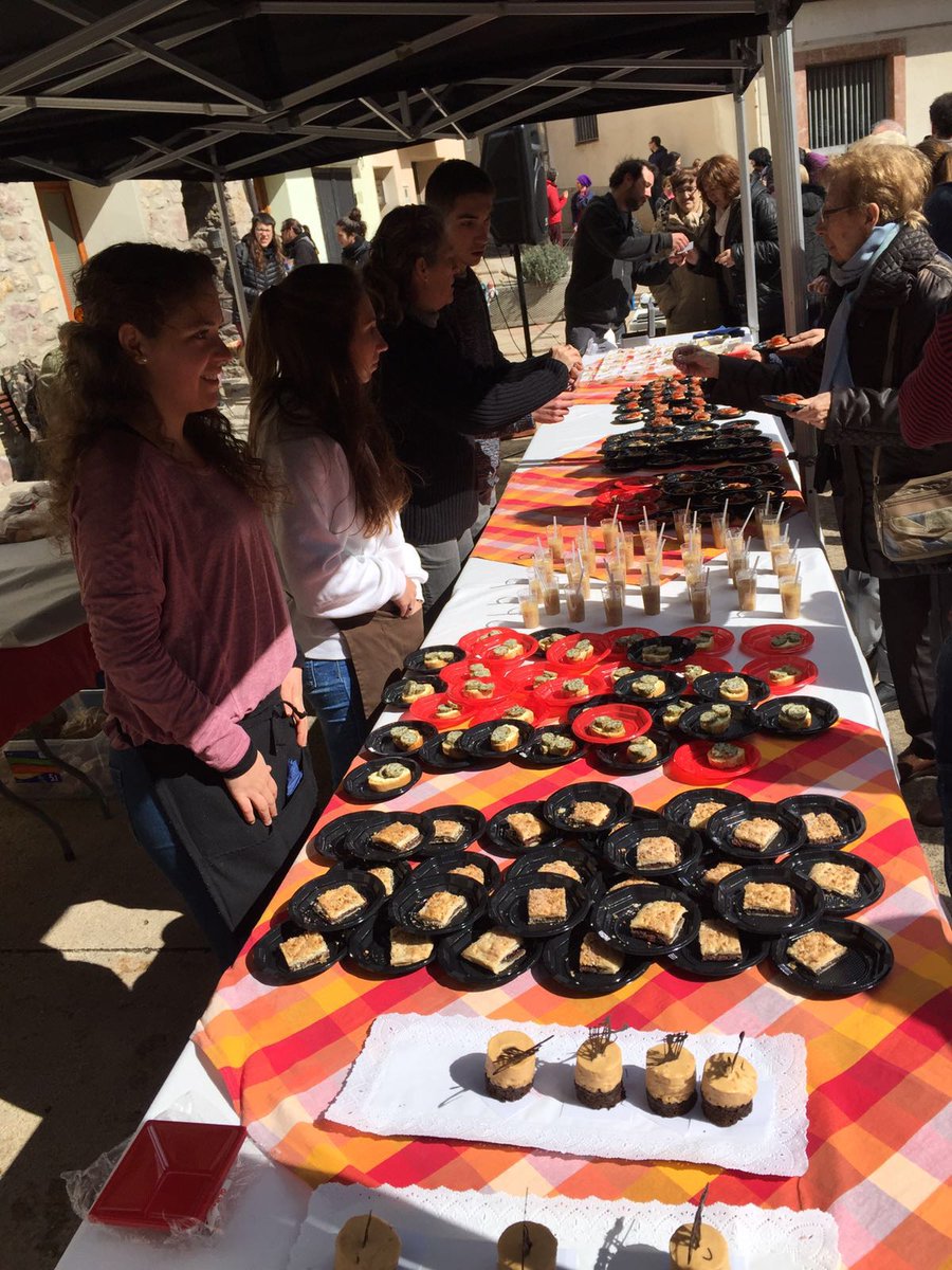 PorteEstop's tweet photo. L'#AltaRibagorca celebra el #diainternacionaldelesdones al #PontdeSuert.
Tapes, música i moltes activitats. https://t.co/zIUqGkTvXI