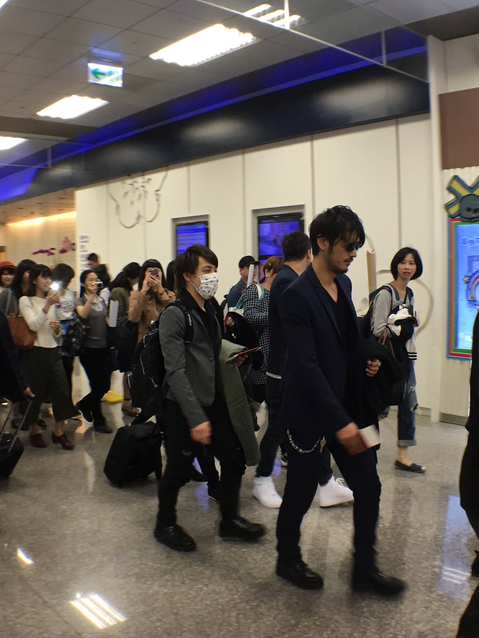 Nf 羽翼on Twitter どうしても触れたくない 谷口賢志 米原幸佑 台灣 松山空港謝謝你們來台灣 宣傳 最後的送機覺得幸福 近距離看到你們真的很開心 兩天的特映會都參加了真的是慶幸自己做了這決定 希望你們能再來台灣 お疲れ様でした T Co Rpqofdlg39 Nf 羽翼on Twitter どうしても触れたくない 谷口賢志 米原幸佑 台灣 松山空港謝謝你們來台灣 宣傳 最後的送機覺得幸福 近距離看到你們真的很開心 兩天的特映會都參加了真的是慶幸自己做了這決定 希望你們能再來台灣 お疲れ様でした T Co Rpqofdlg39