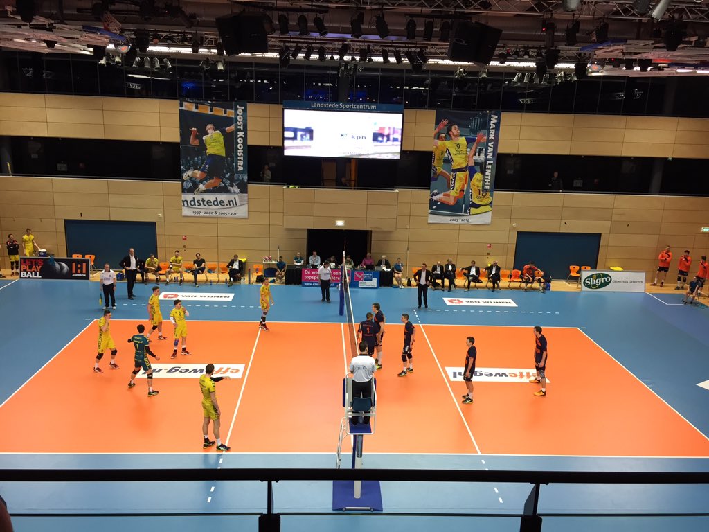 MEProductions (@meproductionsnl) on Twitter photo Avondje netwerken met <a href="/WimWesthof/">Wim Westhof</a> van <a href="/Noordhuis/">Noordhuis</a> bij Landstede Volleybal, kavel veiling <a href="/DOS46/">DOS'46/VDK Groep</a> Avondje netwerken met <a href="/WimWesthof/">Wim Westhof</a> van <a href="/Noordhuis/">Noordhuis</a> bij Landstede Volleybal, kavel veiling <a href="/DOS46/">DOS'46/VDK Groep</a>