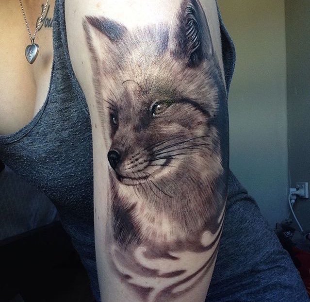 Excuse the shininess, but I got this beauty done.