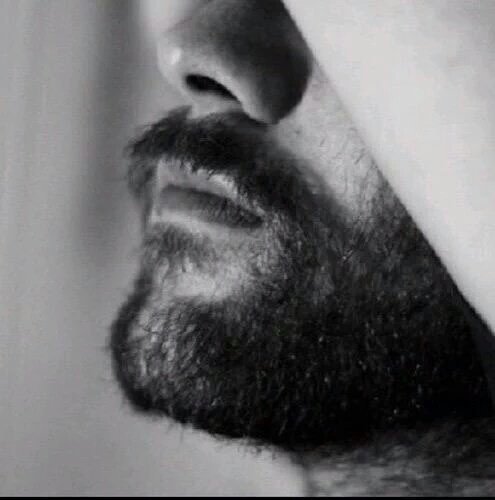 - تباً للجاذبيّھ الغارقھ باللحى | المُهملھ 😴