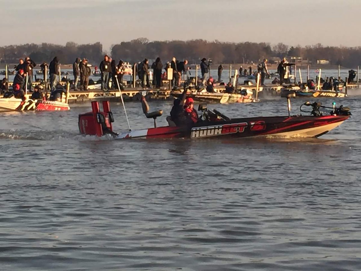 #bassmasterclassic <a href="/Charles_Sim/">Charles Sim</a> <a href="/HooksetDotCom/">HOOKSET.COM</a> Canada is cheering you on #Canada <a href="/BASSTrakk/">BASSTrakk</a> @BASS_nation