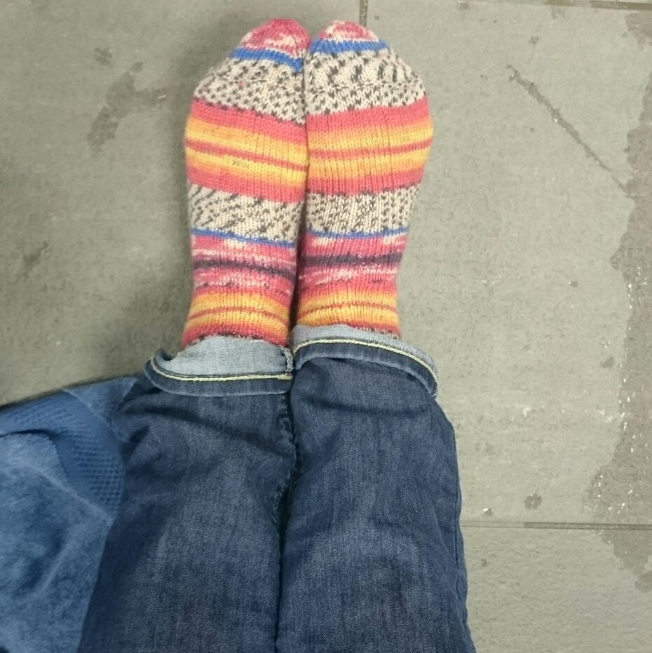 instabee's tweet photo. Another satisfied customer:) @ni_fiann seems #sockinghappy https://t.co/a4AH87tmXy
