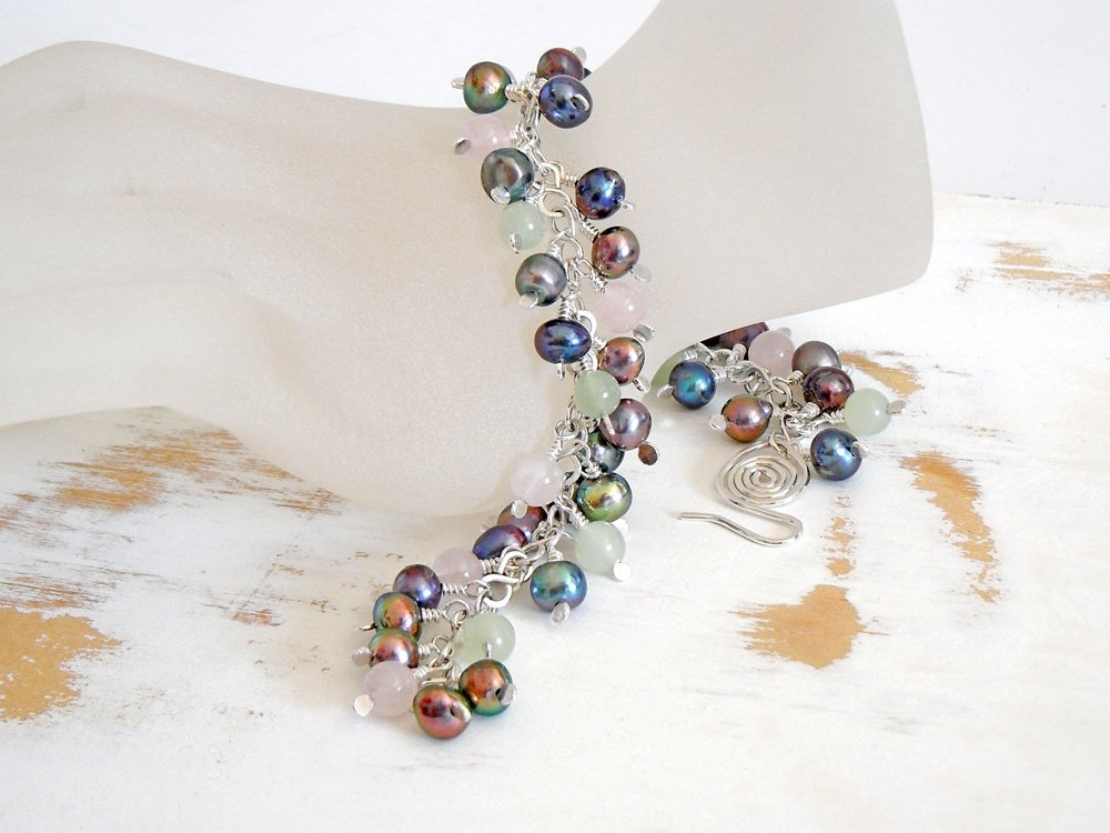 Bluetina1's tweet photo. Pearl Cluster Bracelet Silver Handmade Chain by bluetina https://t.co/0Cu2SfkPaY @EtsySHP #etsyshp #handmade https://t.co/myj8BkpCyc