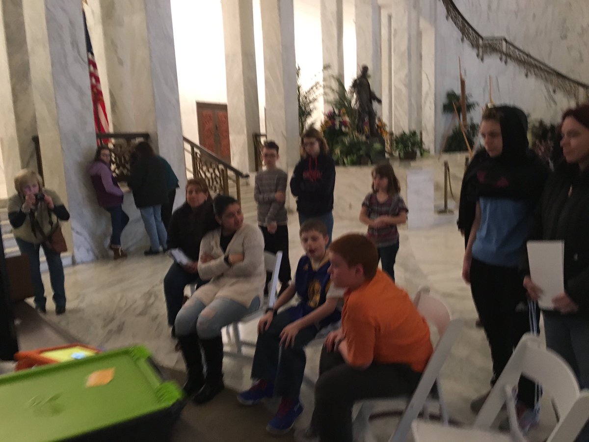 MHSEdTech's tweet image. Exciting morning using #EdTech with parents and sponsors at the @miltonhershey  winter family weekend