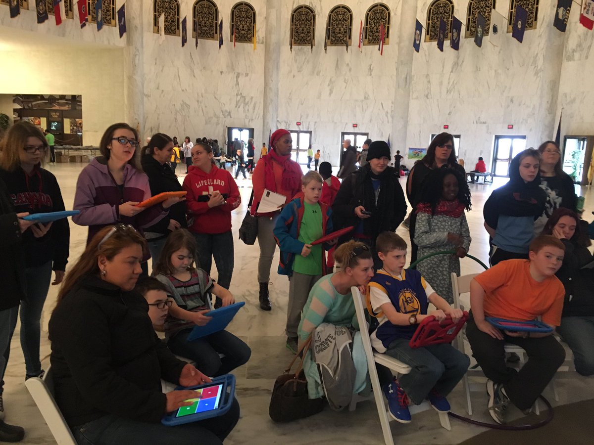 MHSEdTech's tweet image. Exciting morning using #EdTech with parents and sponsors at the @miltonhershey  winter family weekend