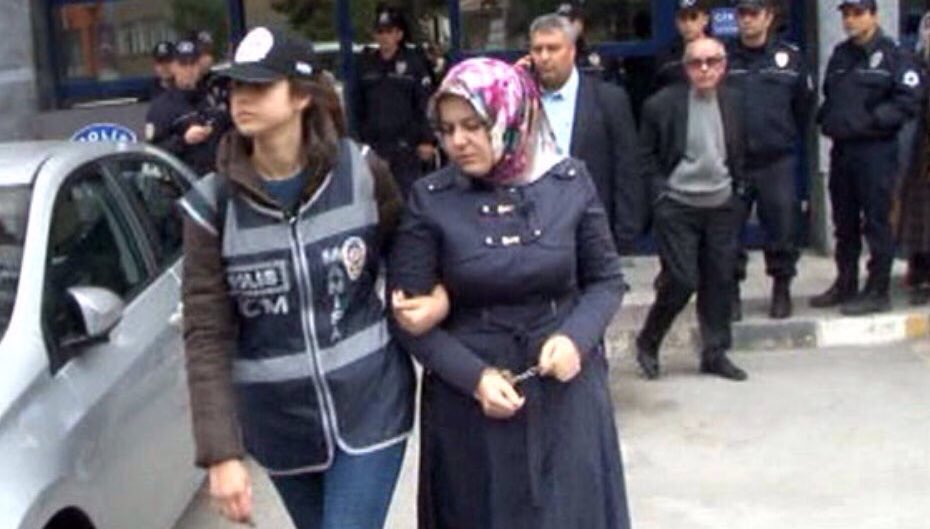 halislevent's tweet photo. 1926 dan beri Nur Hareketinde kadınlarımıza ilk defa AKP döneminde kelepçe vuruldu, tutuklatıldı, kanı akıtıldı:(( https://t.co/lX7QR96EjL