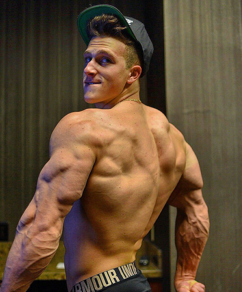 OCWORKOUT1's tweet photo. BACK GAINS!!👍💥 @brandonflihan_thefuture -  Today's back session was a complete SUCCESS! 
#fitnessmodel https://t.co/ne4za18hrh