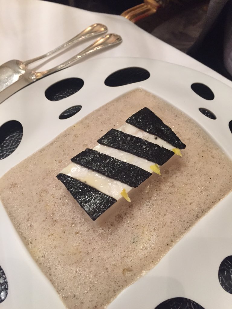 NeilSn0wball's tweet image. Stunning dish from dinner at le cinq in Paris. Turbot and truffle potatoes, that is all you need in life!