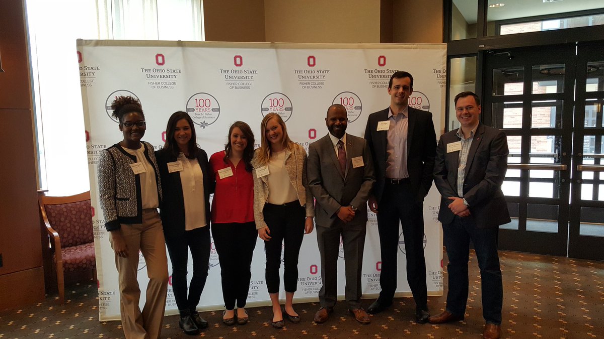 TJeff112229's tweet photo. @FisherOSU Alumni pay it forward welcoming future Buckeyes! #VFD16 https://t.co/11MfwAezbi