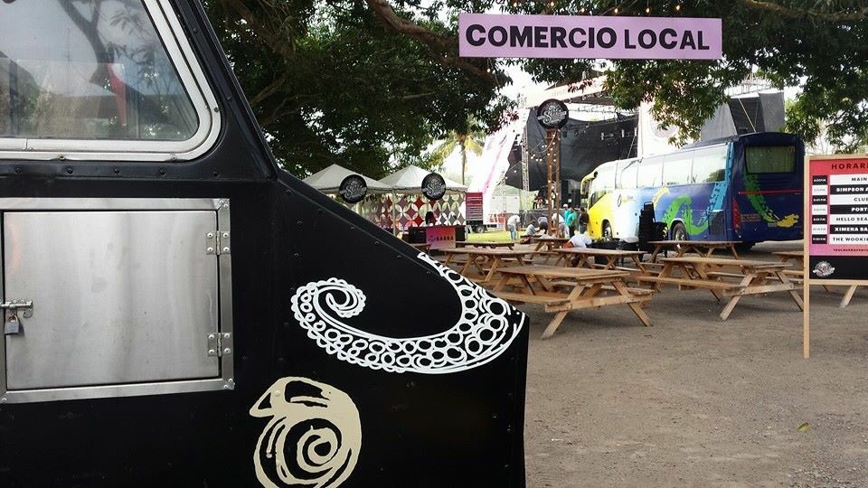 La monchosa tweet media