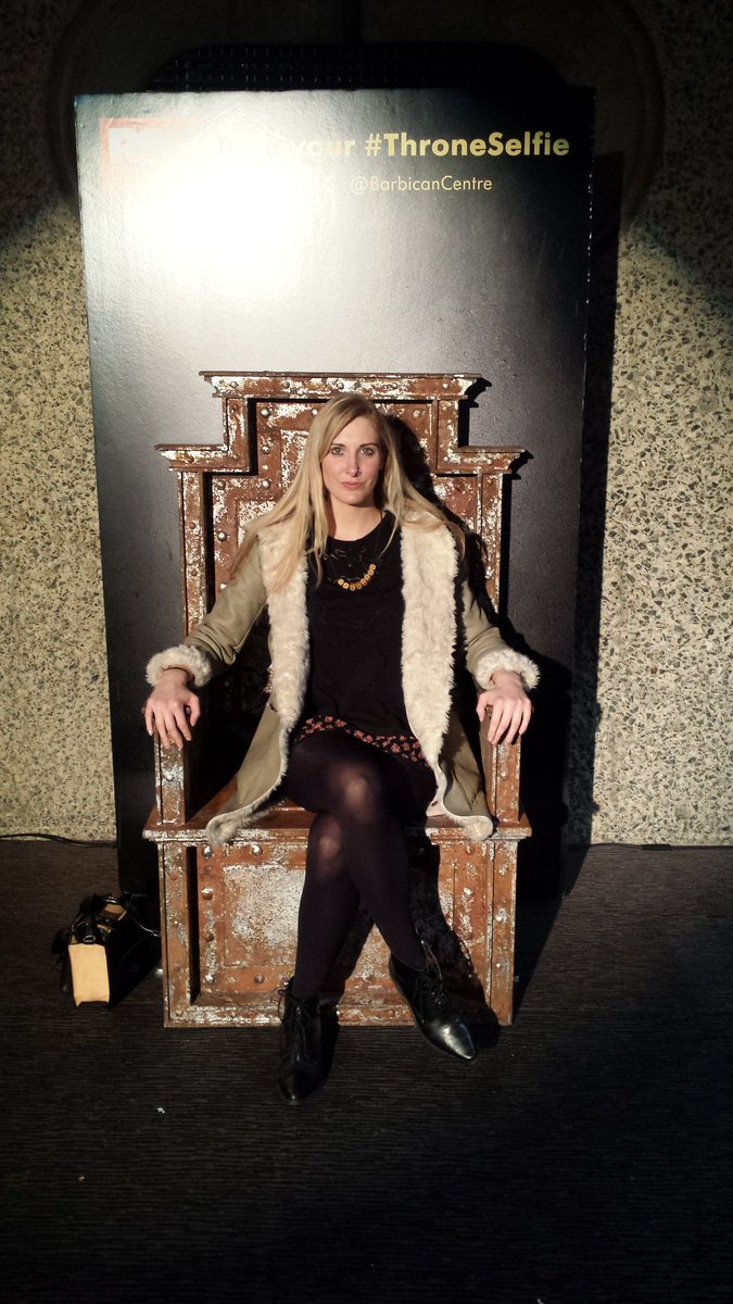 Jenniesaisquoi_'s tweet photo. #ThroneSelfie @BarbicanCentre @TheRSC https://t.co/cXC8ys29Ek