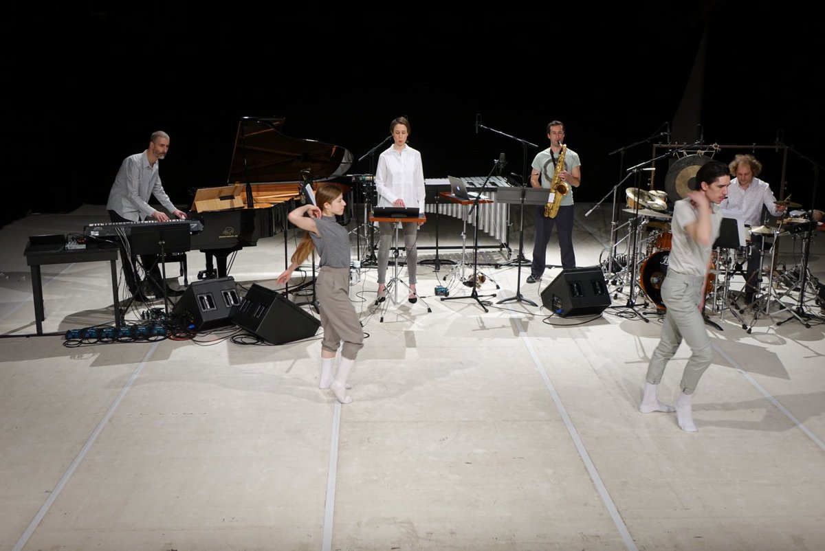 WeSpokeNewMusic's tweet image. Pictures from our concert at @mercatflors ! Thank you Barcelona, this was fun! @lauditori