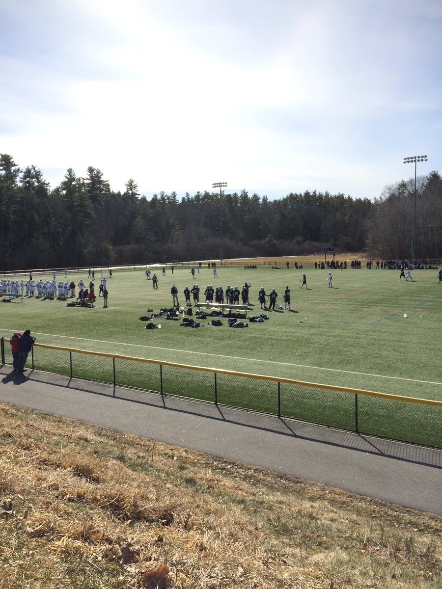 AlexisPrinz1's tweet photo. lax game with some pals on a sunny day #nice https://t.co/rveH258f2s