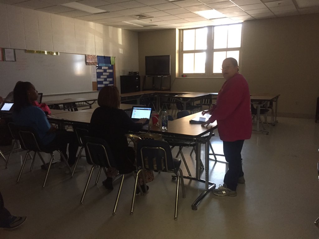 Bolton leading a session on Educreations at Edcamp!educreations.com #EdCampFlorence #ffcsoar #FCSLearn