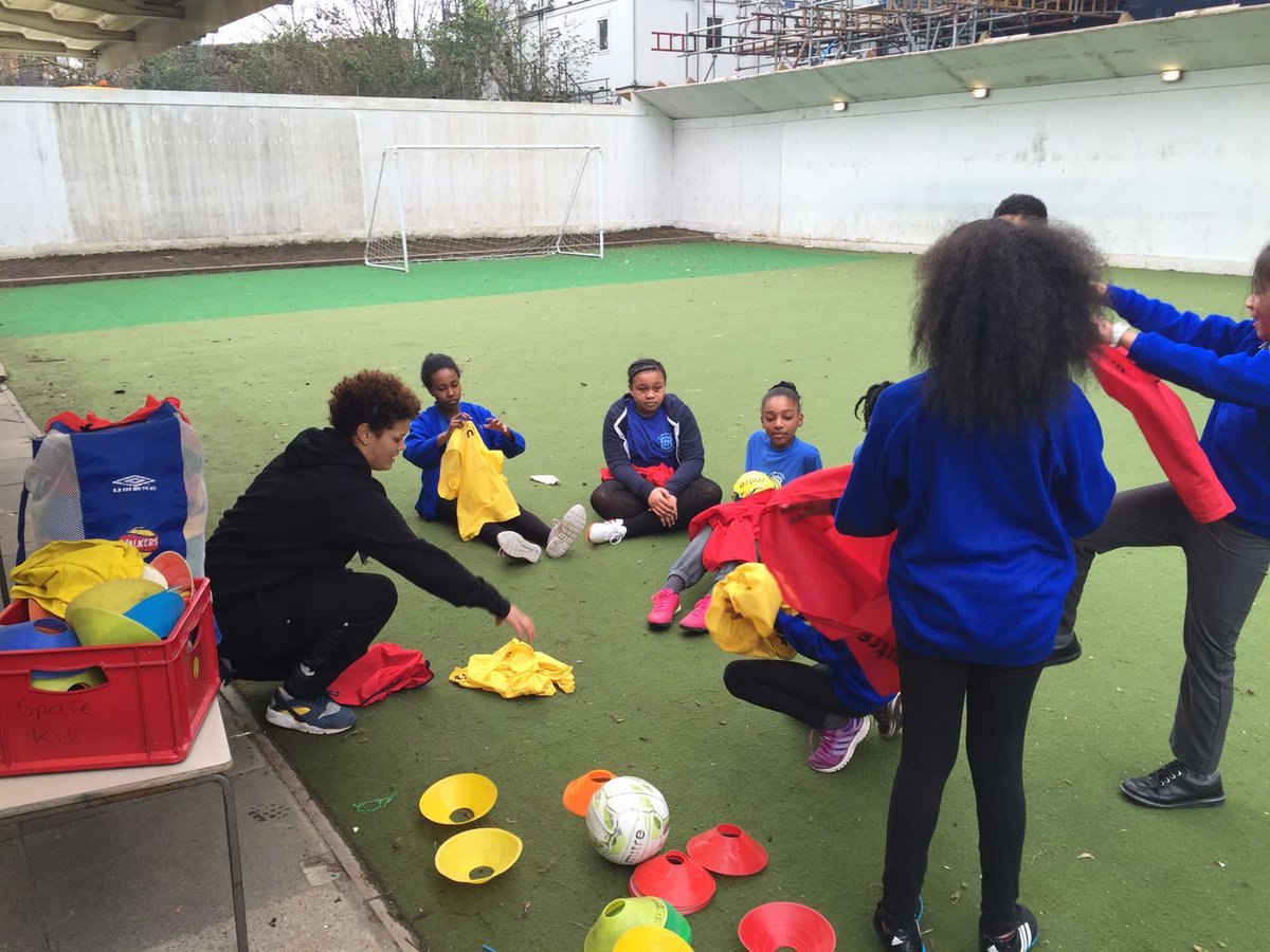 janayaspiterix's tweet photo. First coaching session with @BedHeadFC  😊😊 &amp; i must say, it was successful.. #onwards &amp; upwards https://t.co/Yo52ZSuWCd