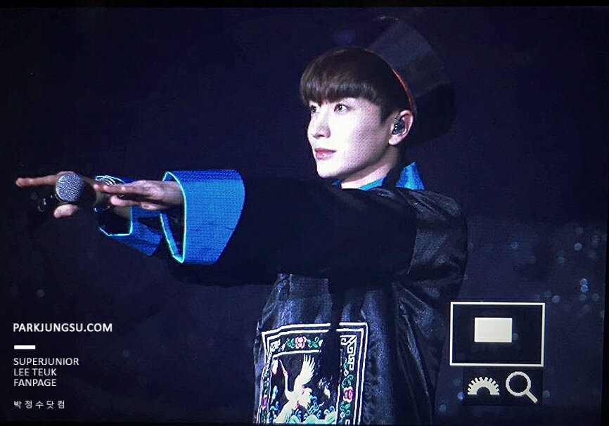 pjsdotcom's tweet image. 160305 Super camp in Shanghai._02
#이특 #leeteuk #슈퍼캠프 #상해
#pjsdotcom #박정수닷컴
@special1004