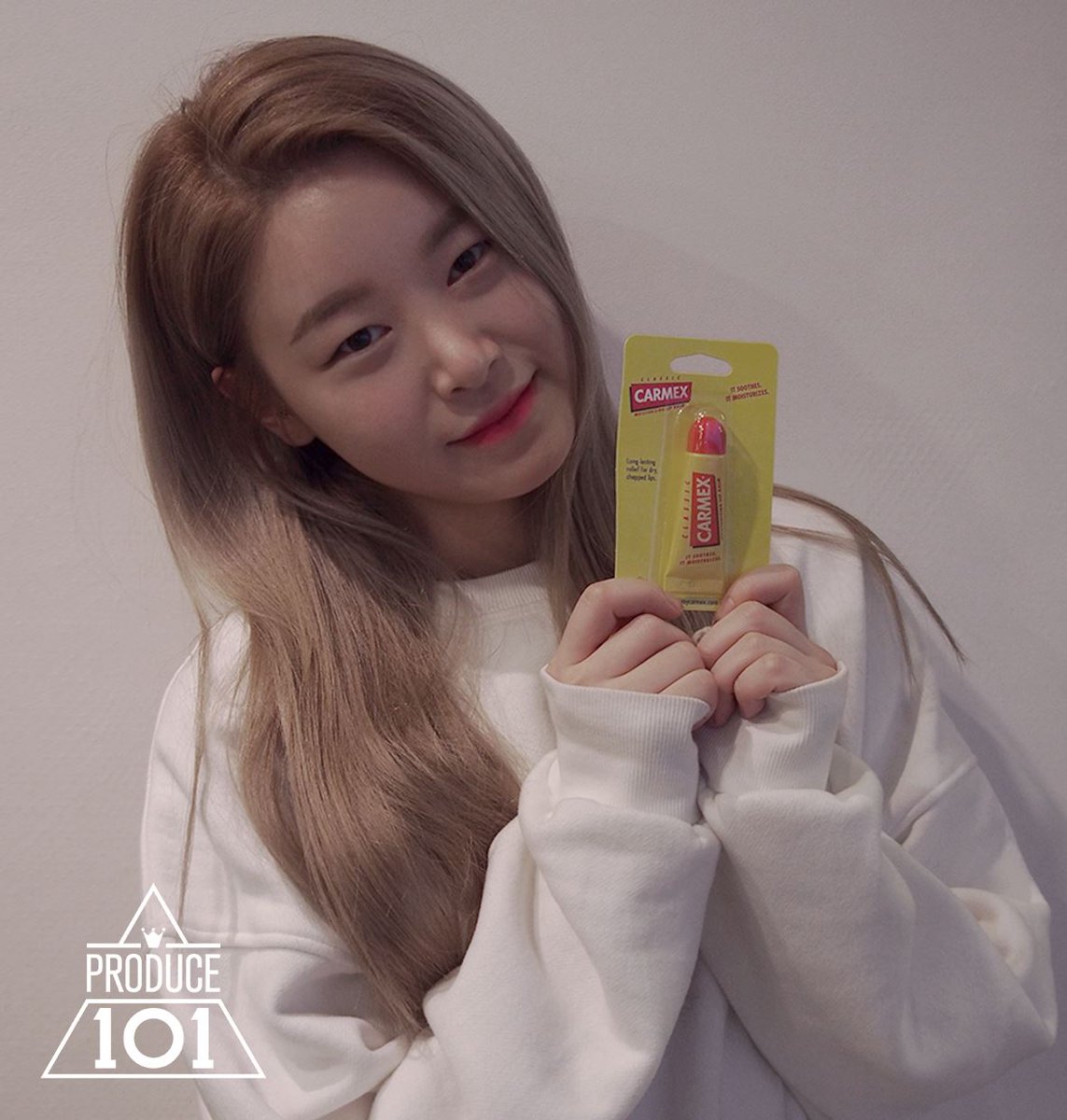 PICKUS101's tweet photo. 프로듀스101 ㅣ 101아이돌: "101 아이돌을 빛내줘" 1단계 클리어!

국민 스폰서님들의 후원으로, "황수연"이 1단계를 클리어하여 선물을 받았어요!
앞으로도 많은 후원 부탁드립니다♥ https://t.co/BBlktFsSVP