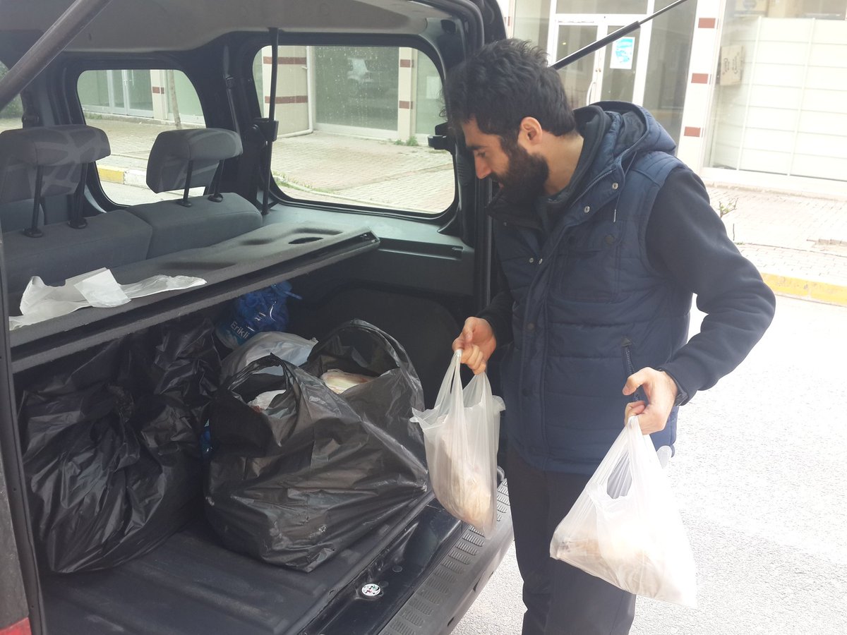 Mahkum Aileleri için  et dağıtımı...
vesile olanlardan Allah Razı olsun.