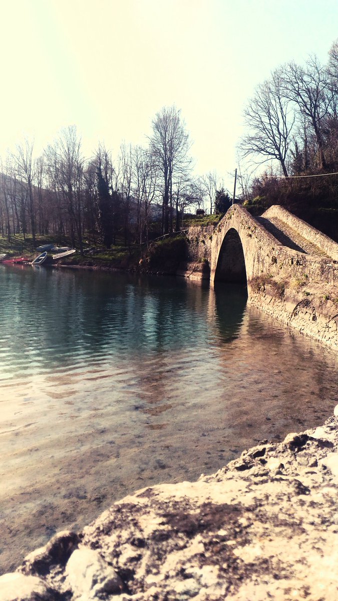 Lago di Pontecosi.... #relax #Sunday   #Garfagnana #tuscanytrip  #ToscanaTour. Non manca niente...