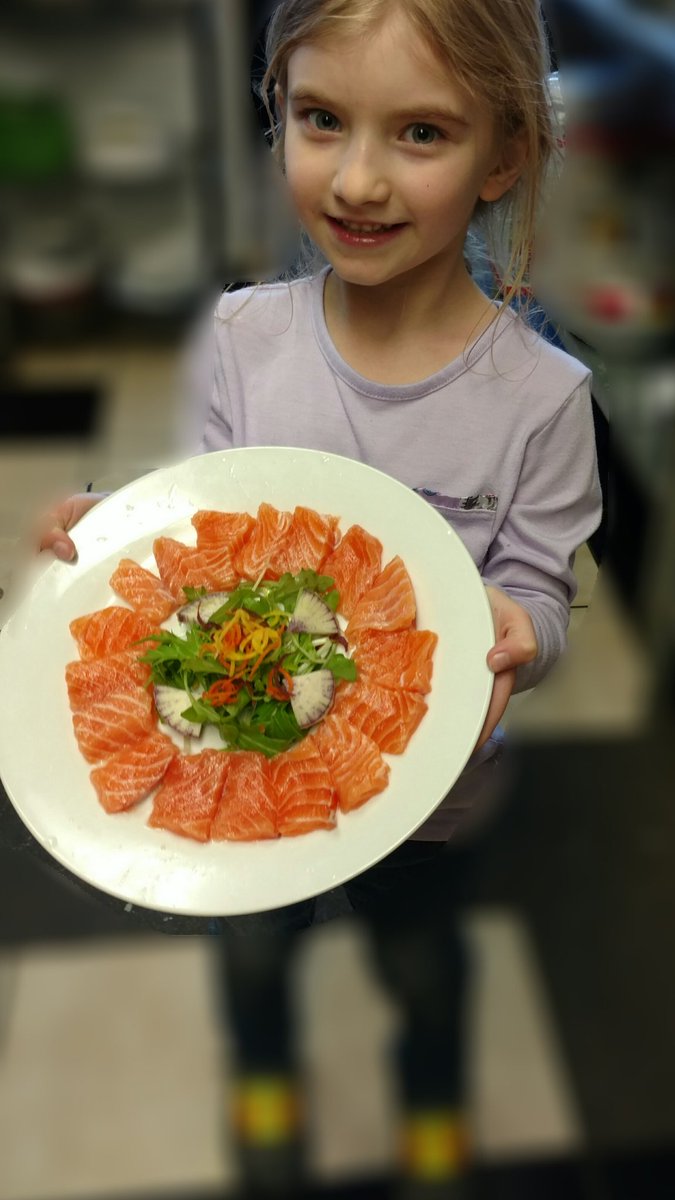 RoswellnessGA's tweet photo. Sometimes you just need a plate of fresh sashimi! #roswellfarmersmarket #freshcaught #wildseafood #eatclean https://t.co/Lgl3XP41fh