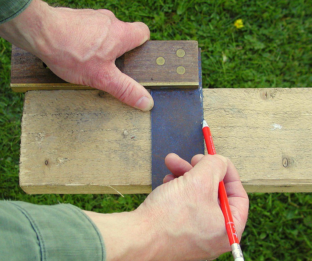 Eugenome's tweet image. 3 Ways to Cut Wood Square hubpages.com/living/How-to-… #woodwork #craft #DIY #HomeImprovement