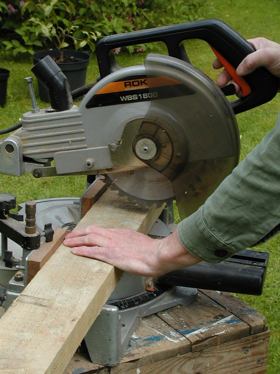 Eugenome's tweet image. 3 Ways to Cut Wood Square hubpages.com/living/How-to-… #woodwork #craft #DIY #HomeImprovement