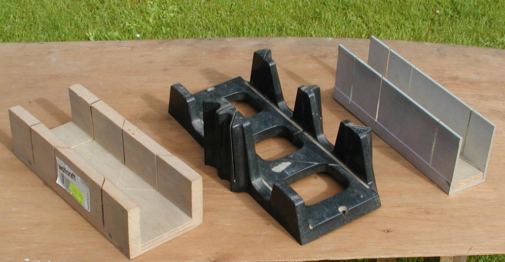 Eugenome's tweet image. 3 Ways to Cut Wood Square hubpages.com/living/How-to-… #woodwork #craft #DIY #HomeImprovement