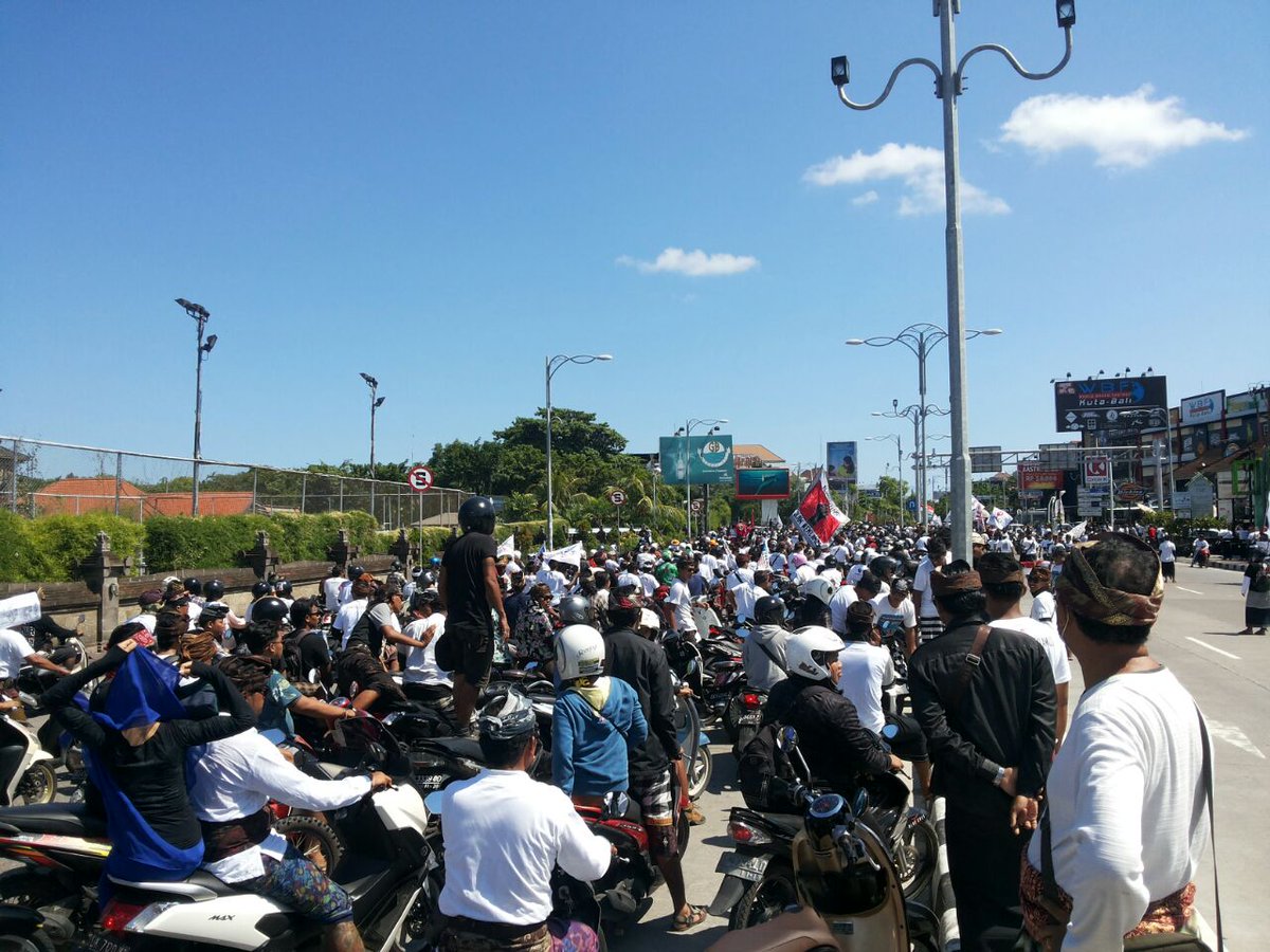 Bali Tolak Reklamasi tweet media