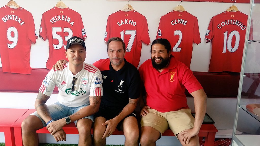 WarwickGray's tweet photo. #LFCinSA #BPLLive brilliant start to the day. With #LFCLegend #JasonMcAteer #YNWA https://t.co/LbiV0BQGrl
