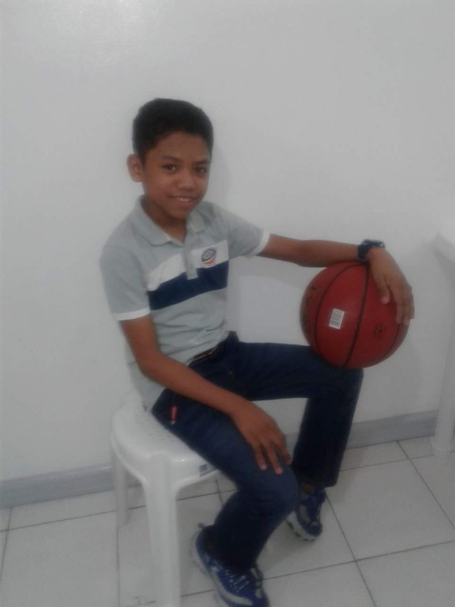 riego_marrianne's tweet photo. Handsome
 #REYNANatBayaningPilipinoAwardsNight https://t.co/X6emYoFqwp