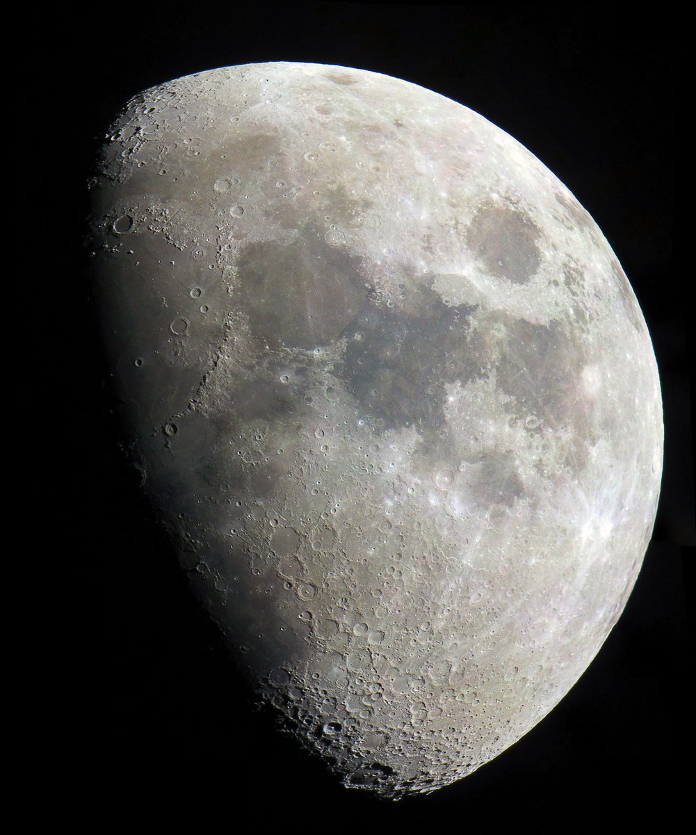 grainge's tweet image. The moon from 17th march, re done. In ps. 25%size. Full 208 mp here gigapan.com/gigapans/185295